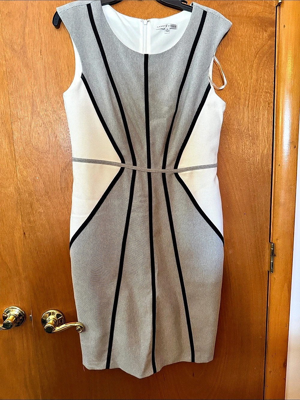 Sandra Darren Geometric Midi Dress in White & Gray Size 10